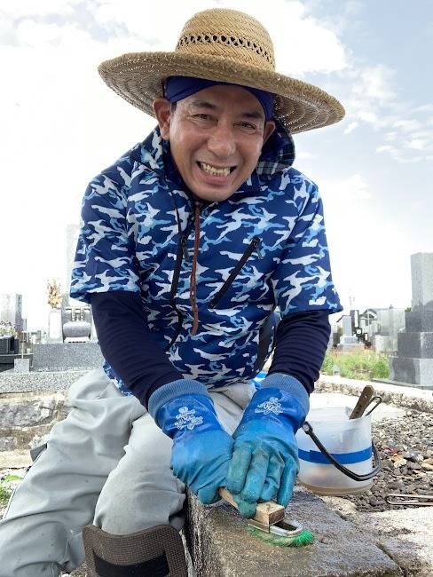 職人は感謝の言葉で浄化される　岐阜のお墓掃除屋「磨き専隊」です