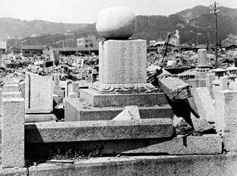 戦争は努力で回避できるけど地震は受け入れるしかない　岐阜のお墓掃除屋「磨き専隊」です