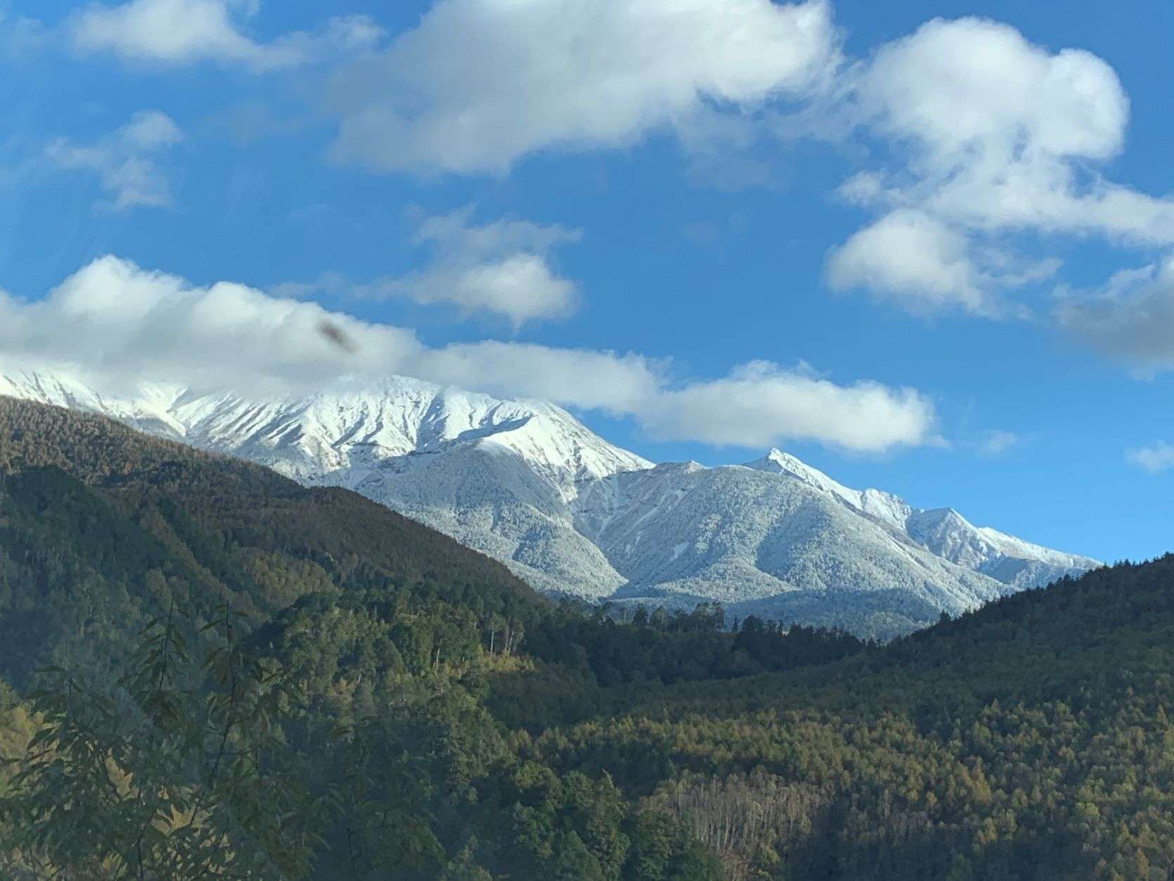 御岳山を見て噴火の犠牲者を想う