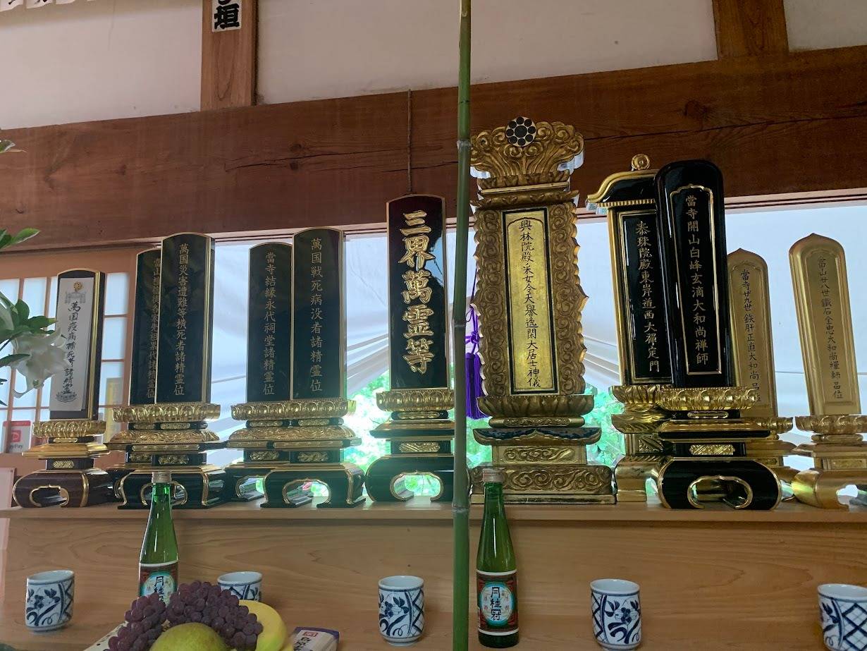 お盆の最終日には　何をするの？　岐阜のお墓掃除屋「磨き専隊」です