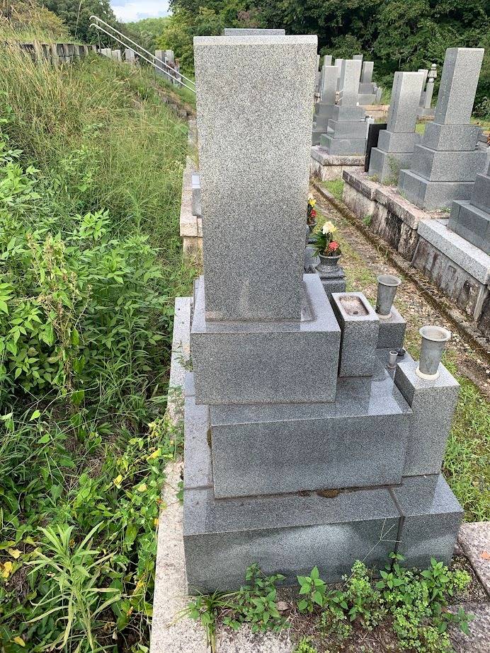 新しいお墓を建てる時には　周りを観察しよう　岐阜のお墓掃除屋「磨き専隊」です