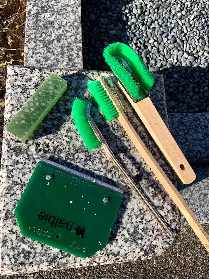 私のお墓掃除の道具紹介します　岐阜のお墓掃除屋「磨き専隊」です