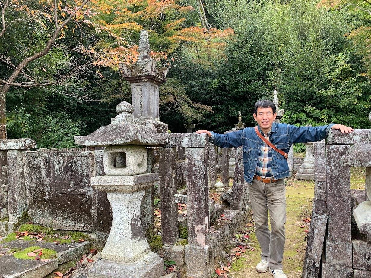 サムライの墓は　宝篋印塔　岐阜のお墓掃除屋「磨き専隊」です