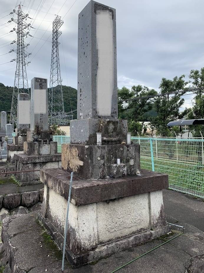 お墓掃除も危険と隣り合わせ　岐阜のお墓掃除屋「磨き専隊」です