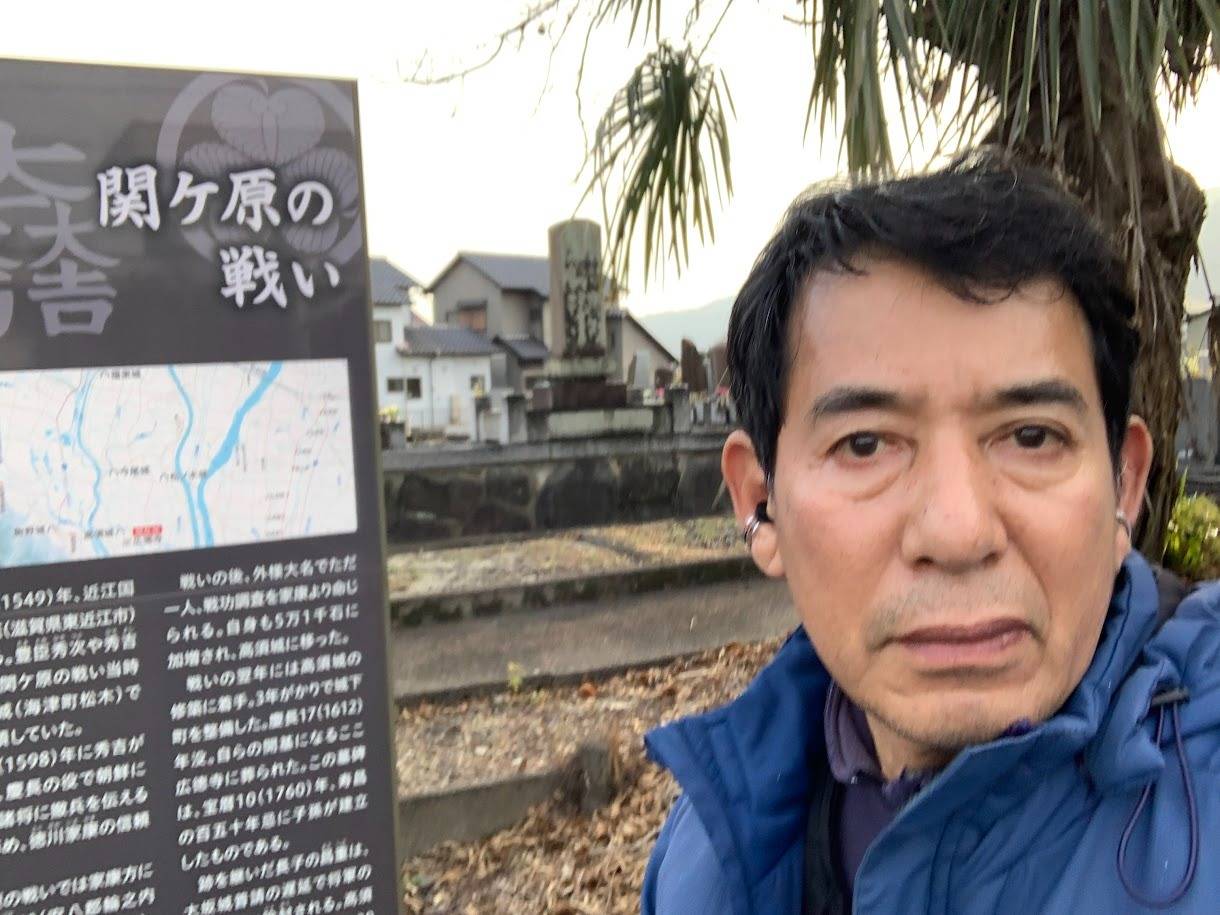 古いお墓ほど　慎重になります　岐阜のお墓掃除屋「磨き専隊」です